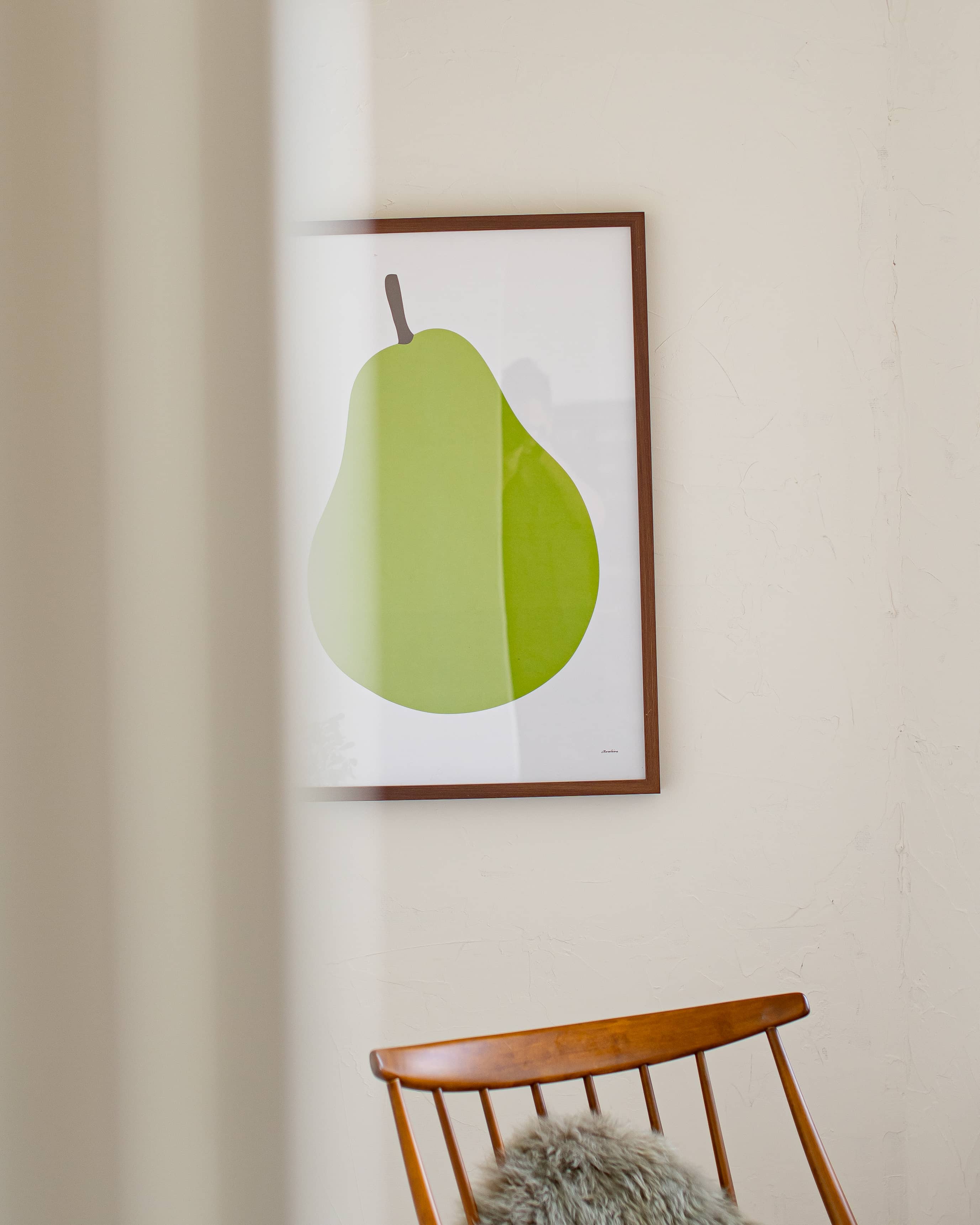 北欧インテリアにおすすめの絵画。Lisa Mastersonさんの洋梨の