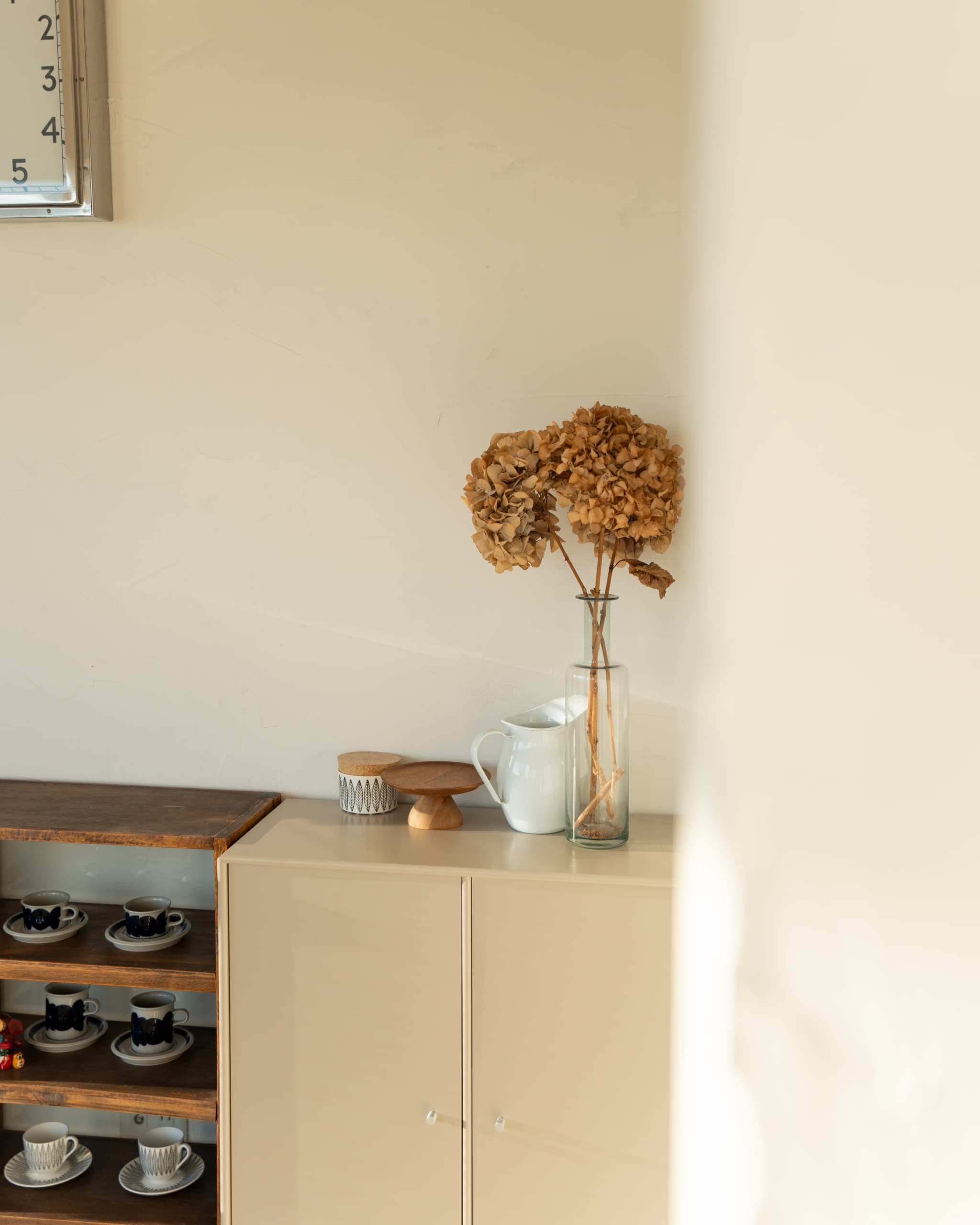 warm-morning-interior-plasterwall